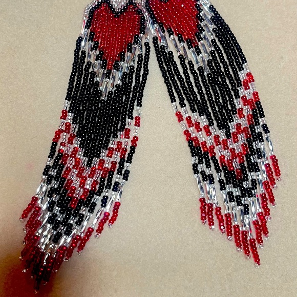 Valentines earrings Handmade by tracielyn with glass seed beads - Picture 3 of 10